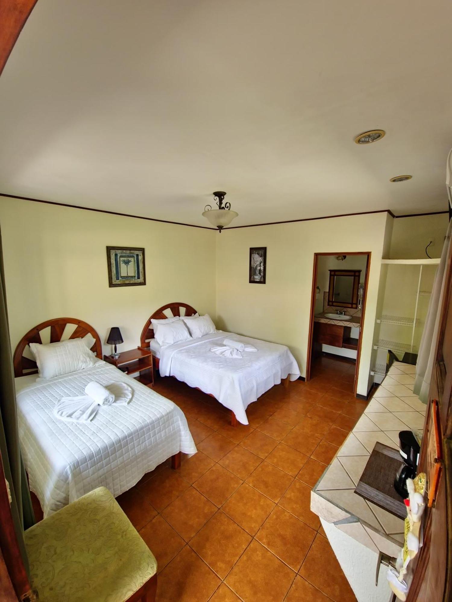 Diuwak Hotel Dominical Exterior photo