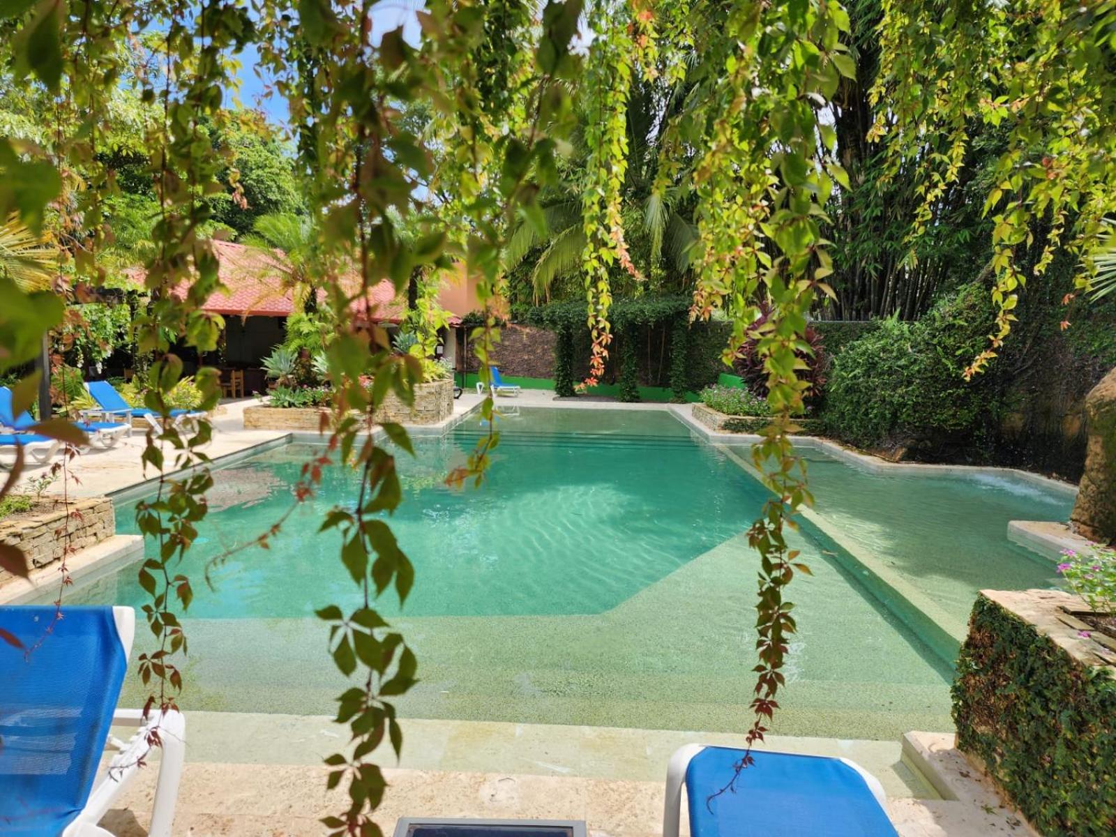 Diuwak Hotel Dominical Exterior photo