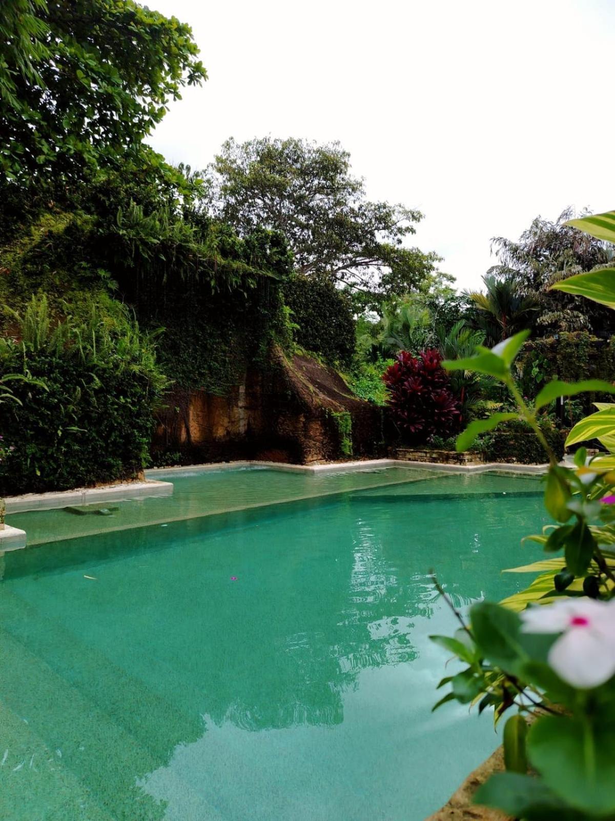 Diuwak Hotel Dominical Exterior photo