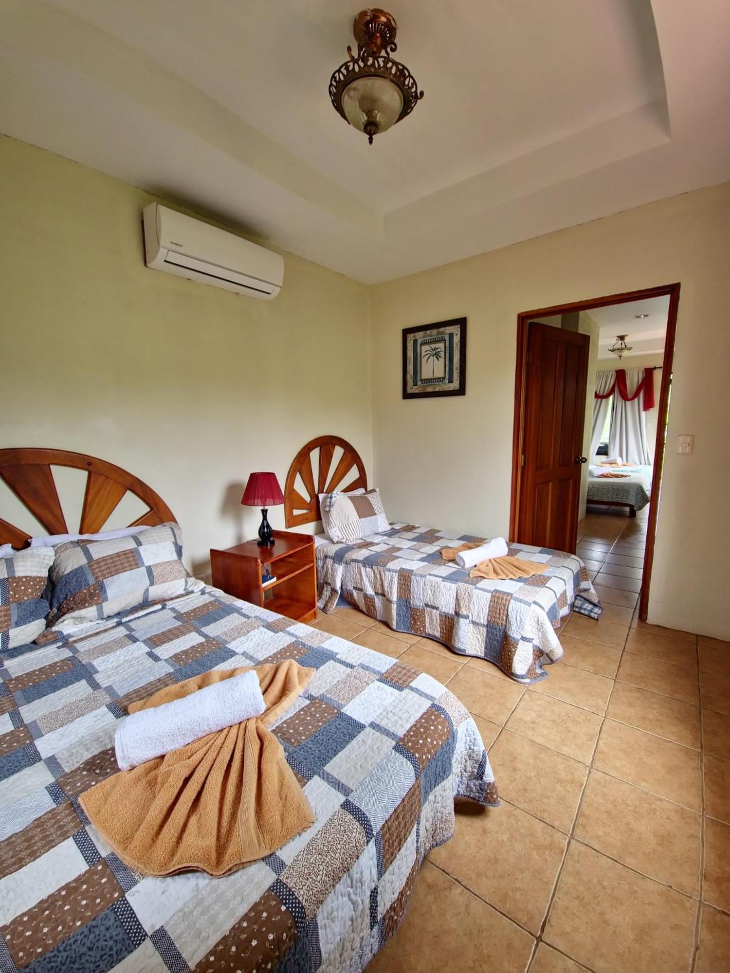 Diuwak Hotel Dominical Exterior photo