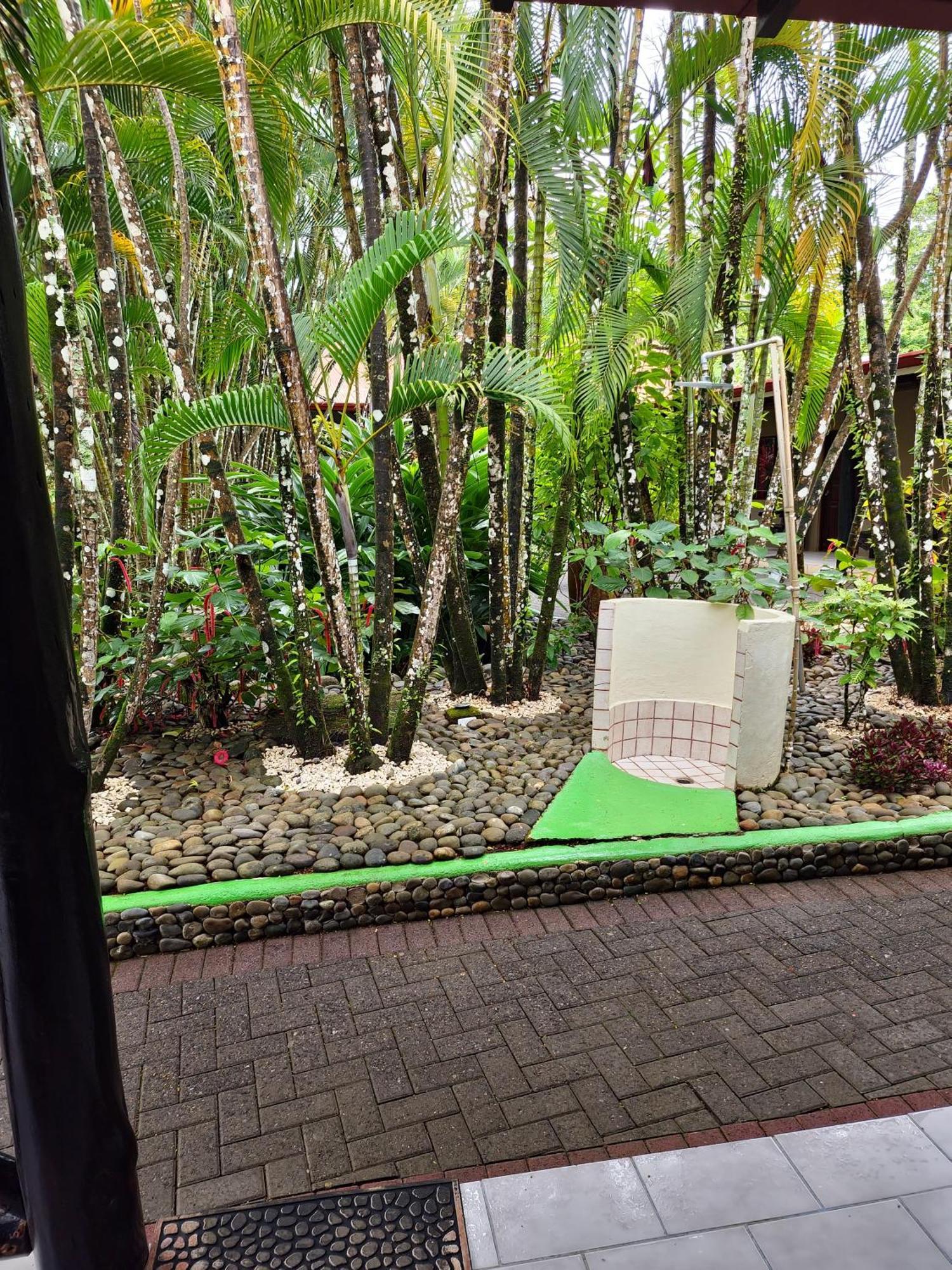 Diuwak Hotel Dominical Exterior photo